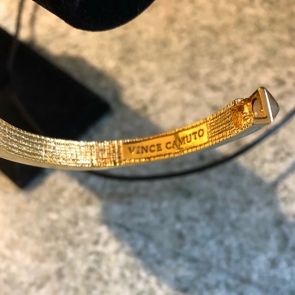 Vince Camuto bracelet,never worn perfect condition - Picture 3 of 3
